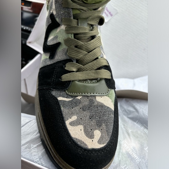 True Religion camo Mateo sneakers high top new in box size 10 - Picture 6 of 13